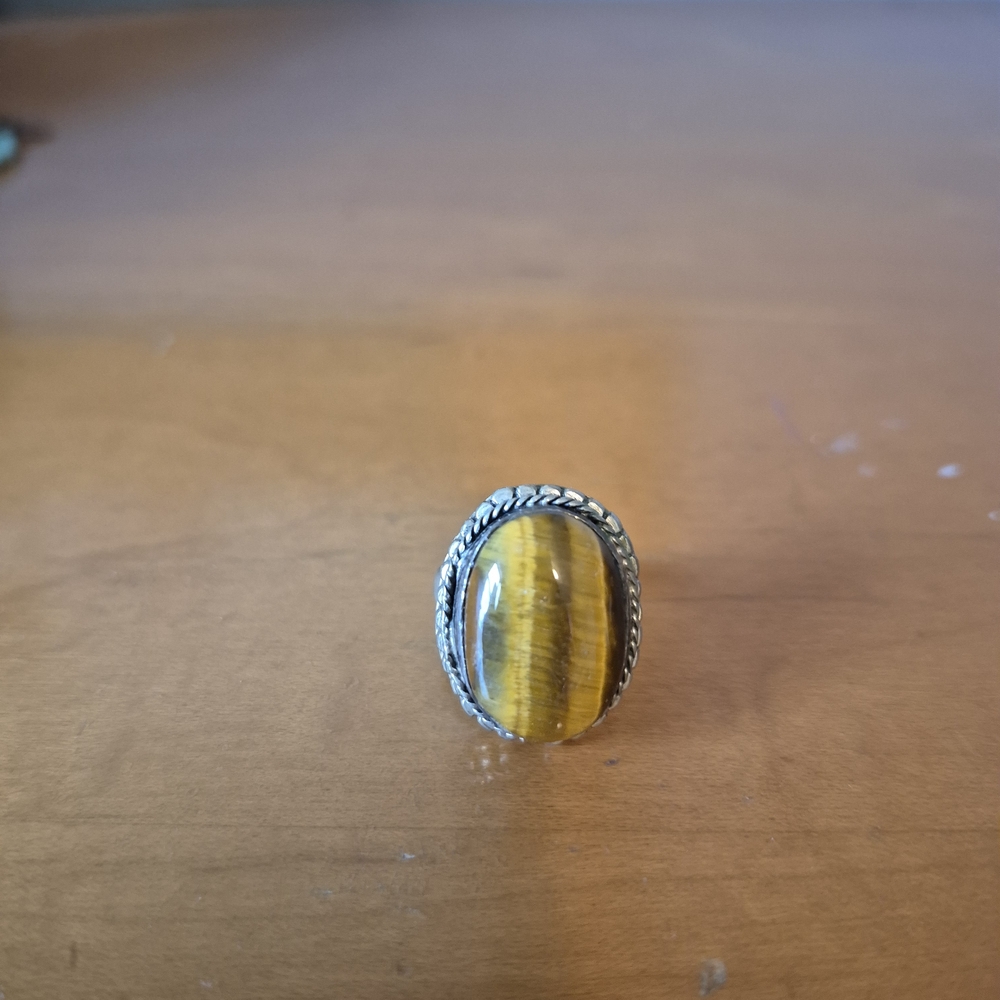 Elegant Silver Tigers Eye Women's Ring